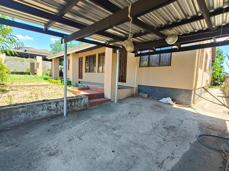 6 Bedroom Property for Sale in Mthata Eastern Cape